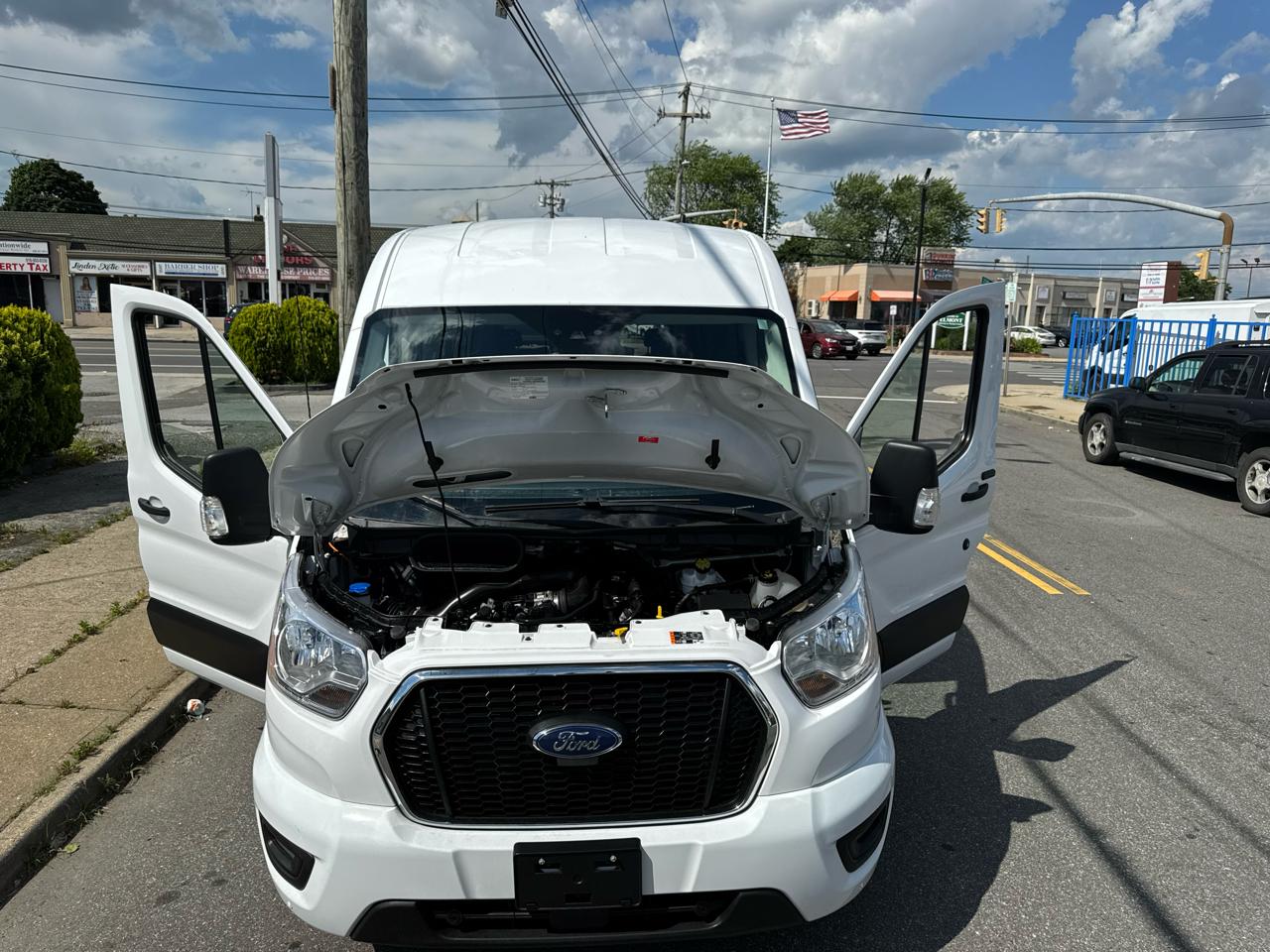 Ford Transit 350 Wagon Med. Roof XL w/Sliding Pass. 148-in. WB 2021
