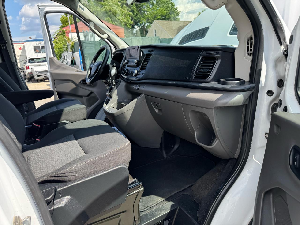 Ford Transit 350 Wagon Med. Roof XL w/Sliding Pass. 148-in. WB 2021