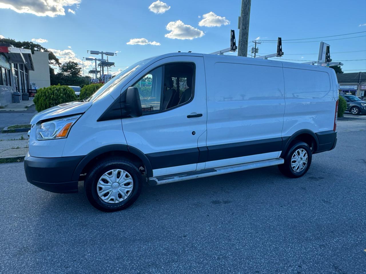 Ford Transit 250 Van Low Roof w/Sliding Pass. 130-in. WB 2018