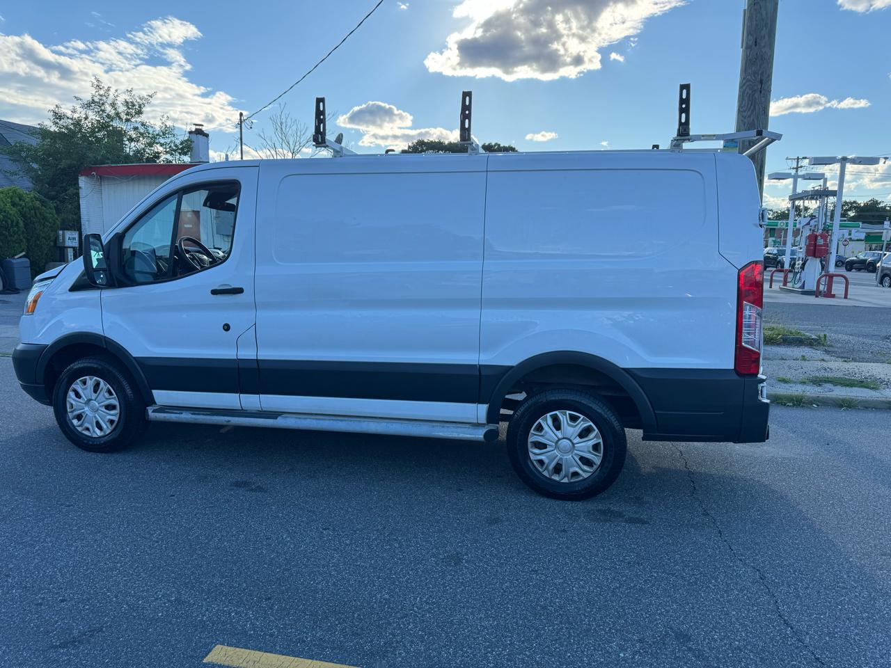 Ford Transit 250 Van Low Roof w/Sliding Pass. 130-in. WB 2018