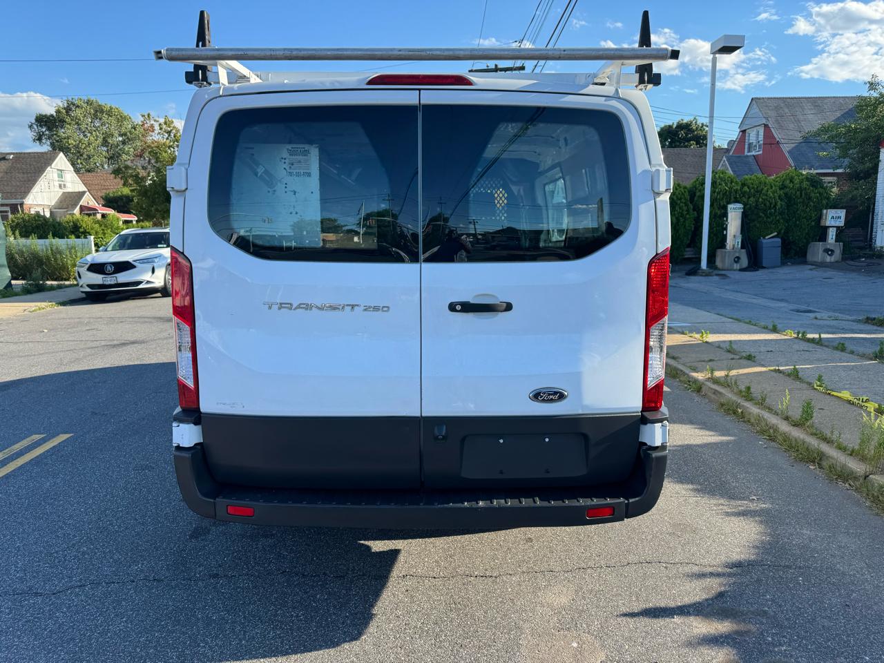 Ford Transit 250 Van Low Roof w/Sliding Pass. 130-in. WB 2018