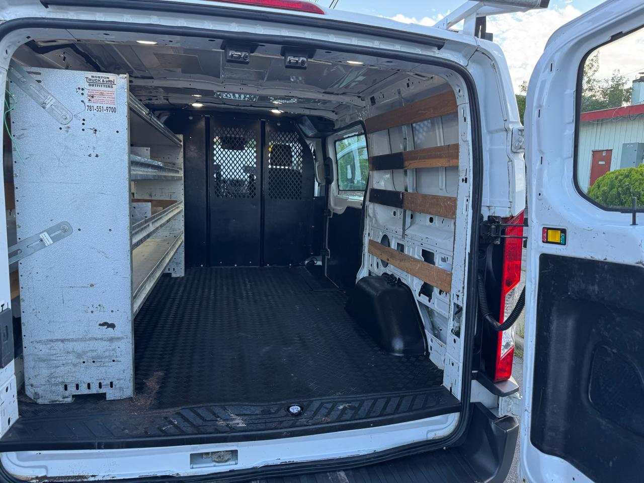 Ford Transit 250 Van Low Roof w/Sliding Pass. 130-in. WB 2018