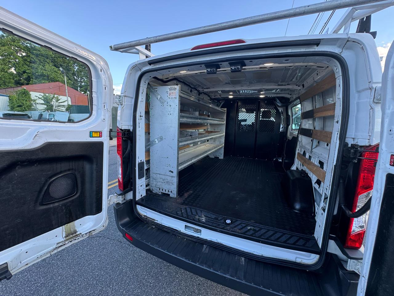 Ford Transit 250 Van Low Roof w/Sliding Pass. 130-in. WB 2018