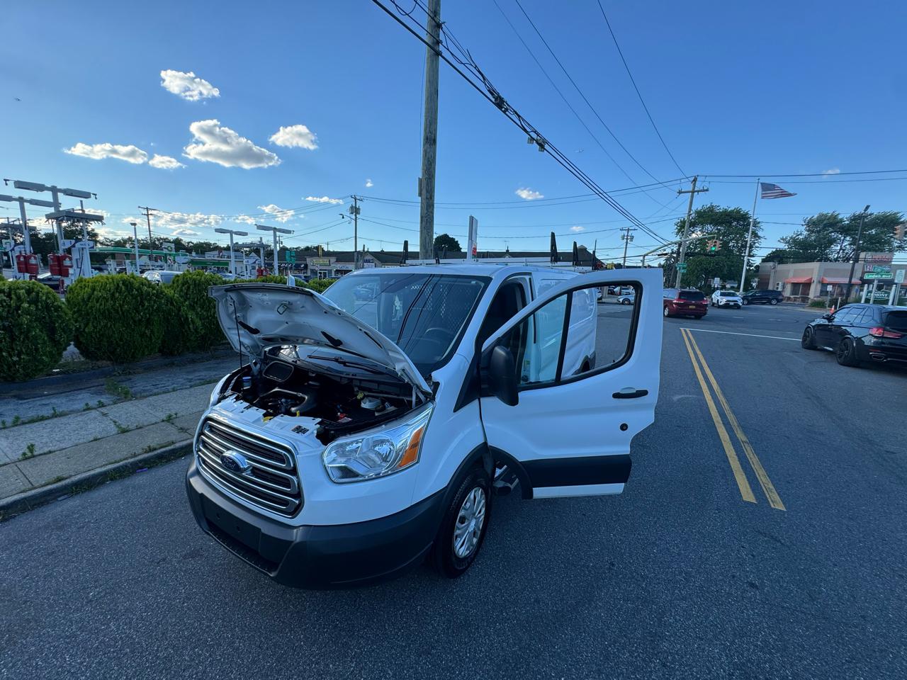 Ford Transit 250 Van Low Roof w/Sliding Pass. 130-in. WB 2018