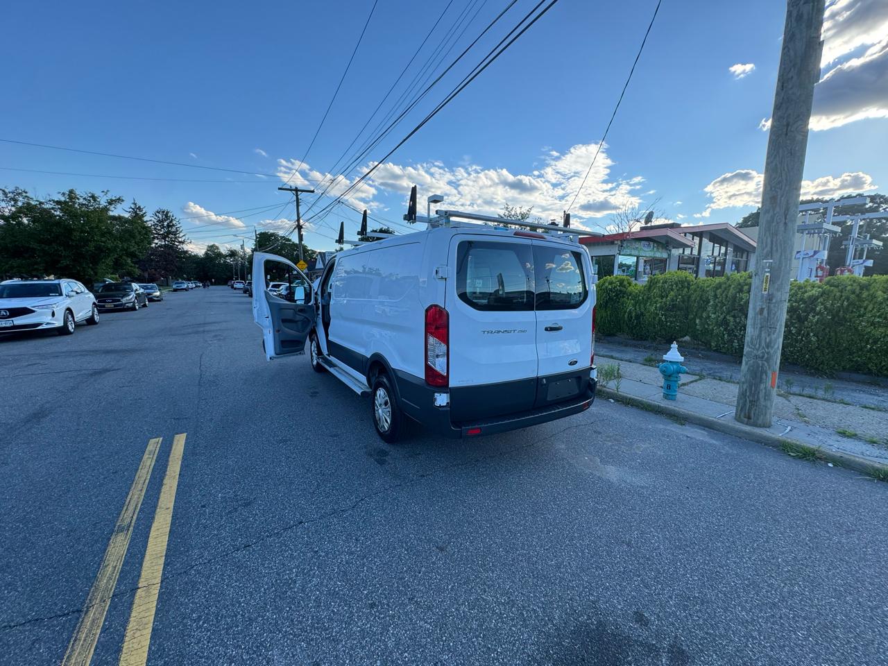 Ford Transit 250 Van Low Roof w/Sliding Pass. 130-in. WB 2018