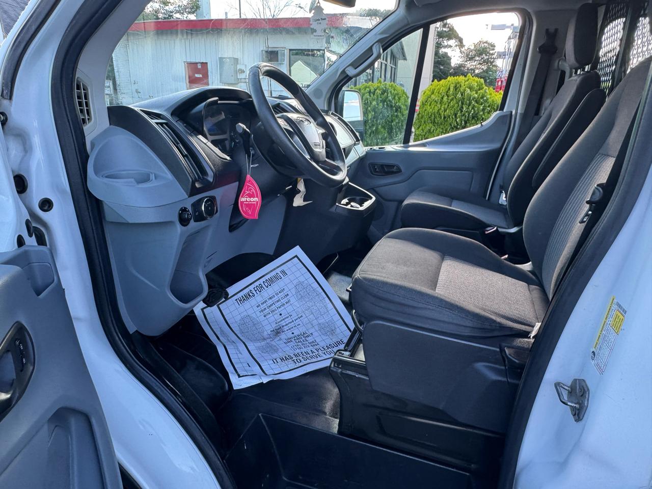 Ford Transit 250 Van Low Roof w/Sliding Pass. 130-in. WB 2018