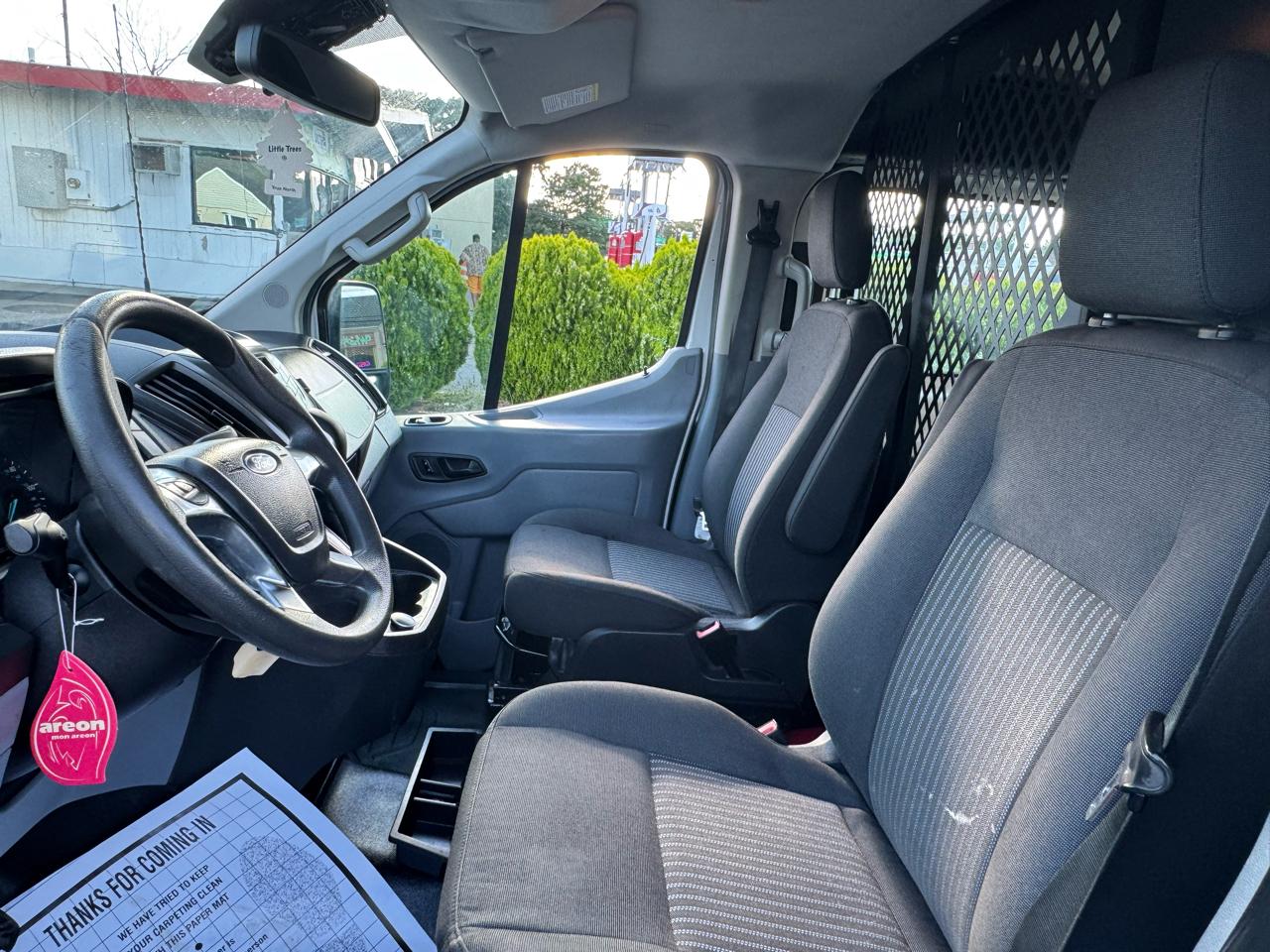 Ford Transit 250 Van Low Roof w/Sliding Pass. 130-in. WB 2018