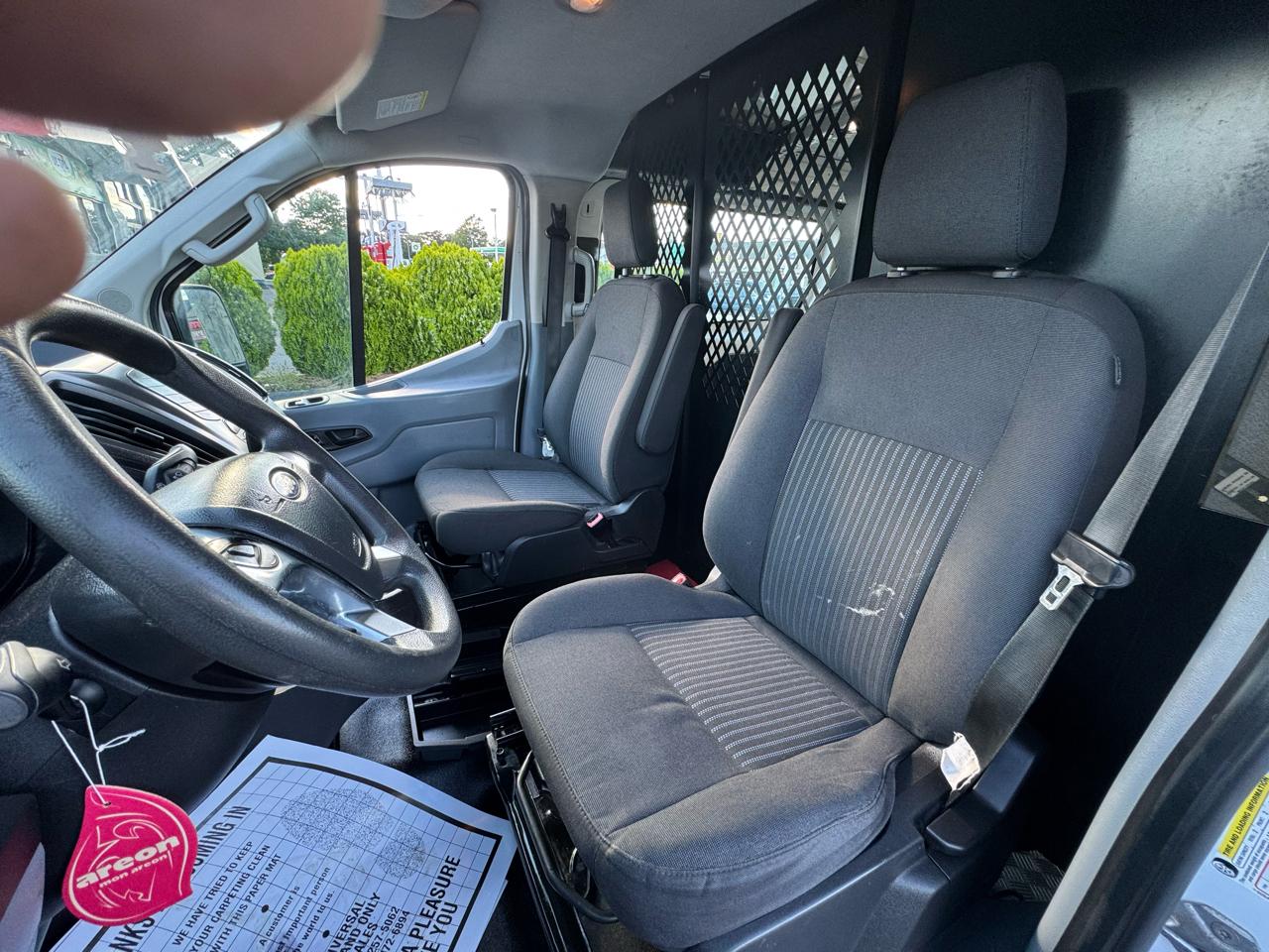 Ford Transit 250 Van Low Roof w/Sliding Pass. 130-in. WB 2018