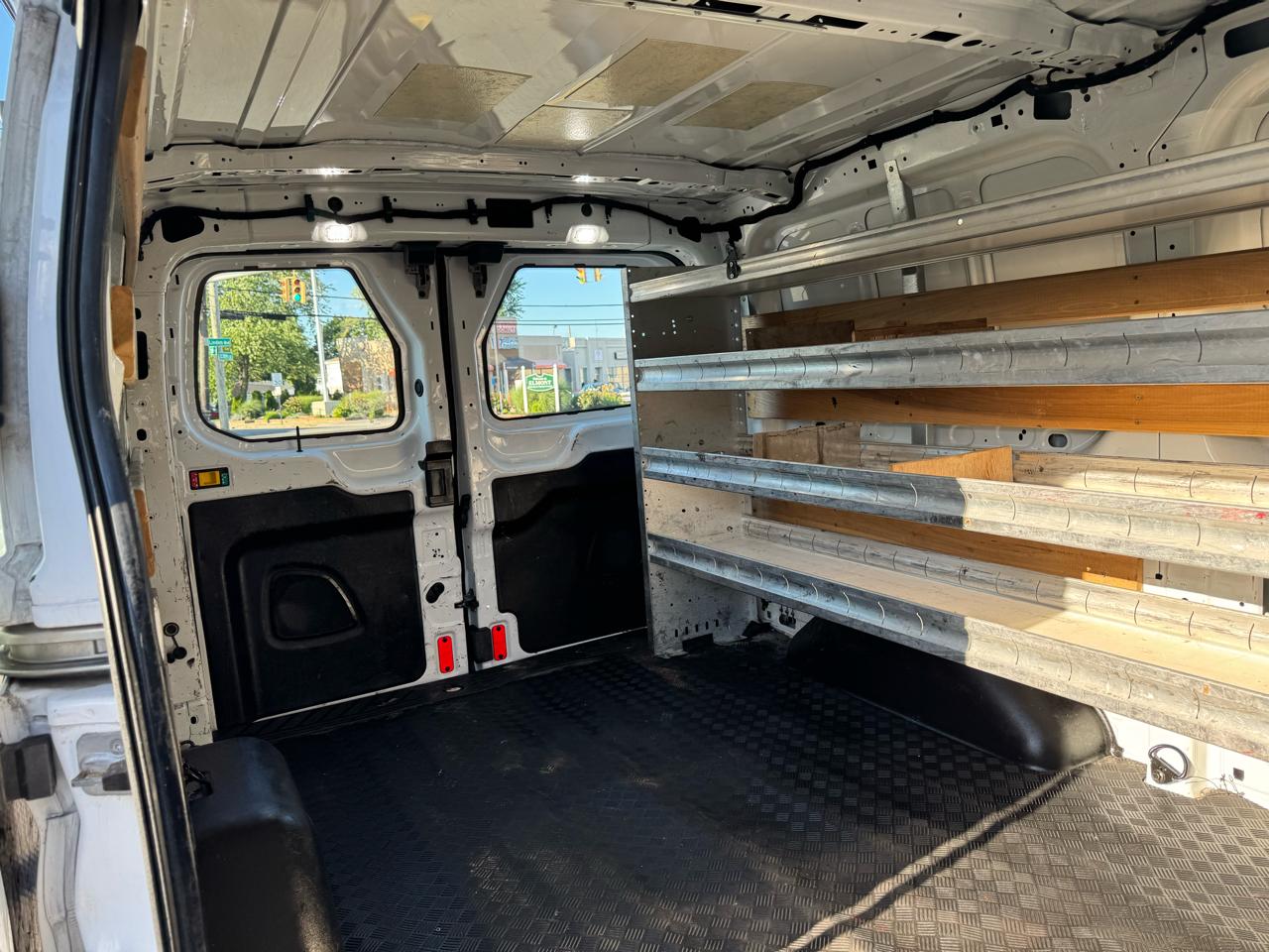 Ford Transit 250 Van Low Roof w/Sliding Pass. 130-in. WB 2018