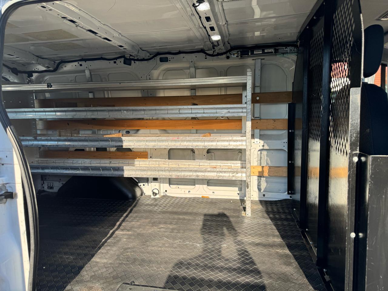 Ford Transit 250 Van Low Roof w/Sliding Pass. 130-in. WB 2018