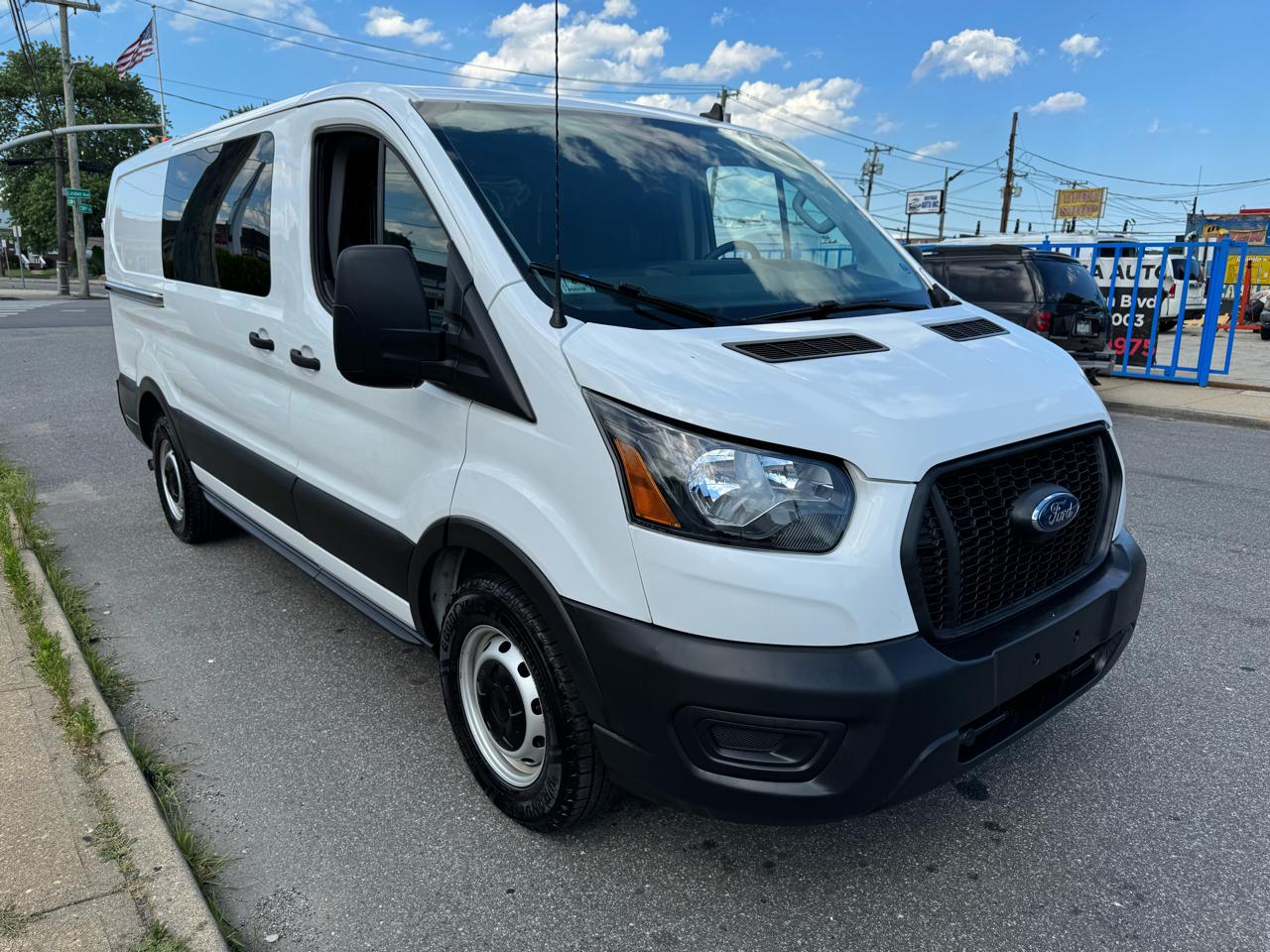 Ford Transit 150 Van Low Roof w/Sliding Pass. 130-in. WB 2022