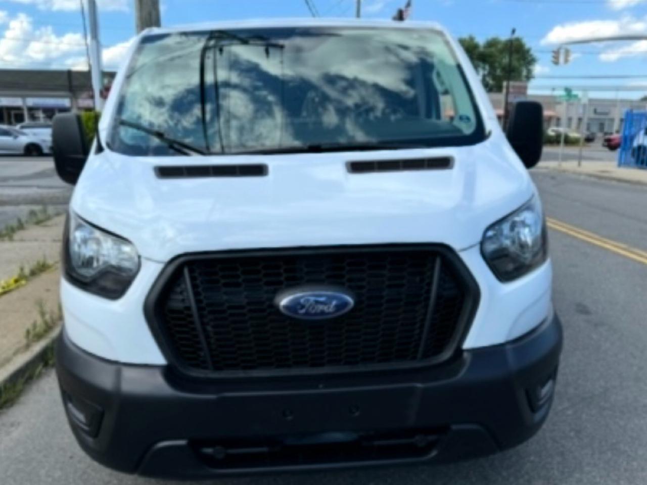 Ford Transit 150 Van Low Roof w/Sliding Pass. 130-in. WB 2022