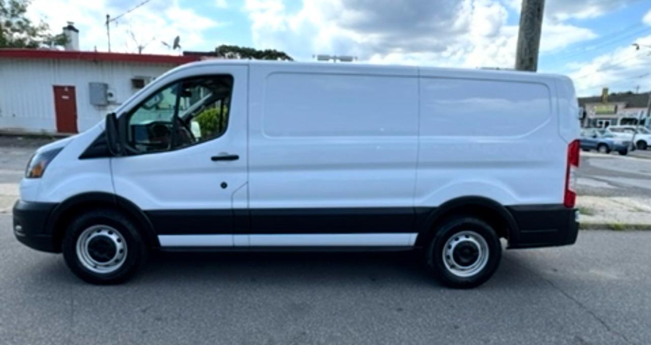 Ford Transit 150 Van Low Roof w/Sliding Pass. 130-in. WB 2022
