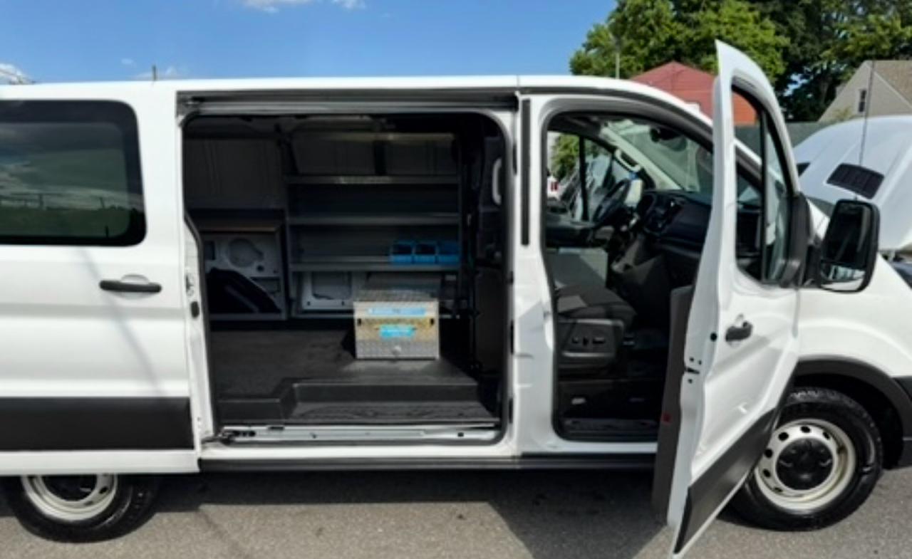 Ford Transit 150 Van Low Roof w/Sliding Pass. 130-in. WB 2022