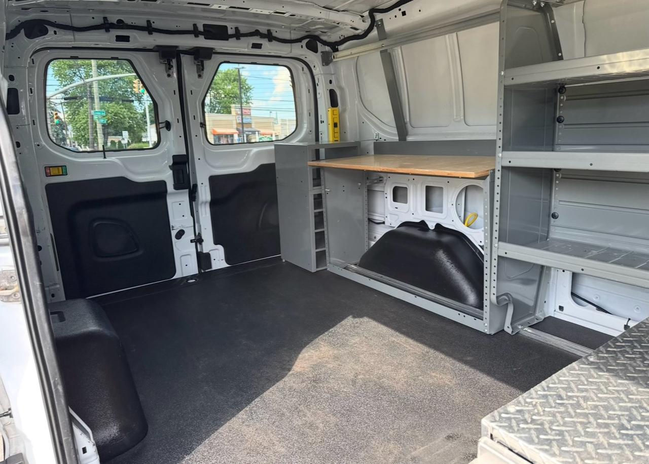 Ford Transit 150 Van Low Roof w/Sliding Pass. 130-in. WB 2022