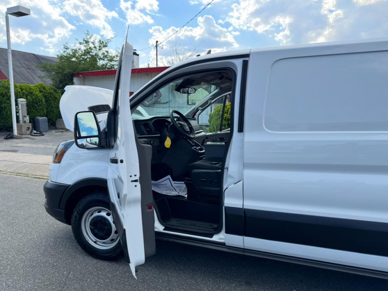 Ford Transit 150 Van Low Roof w/Sliding Pass. 130-in. WB 2022