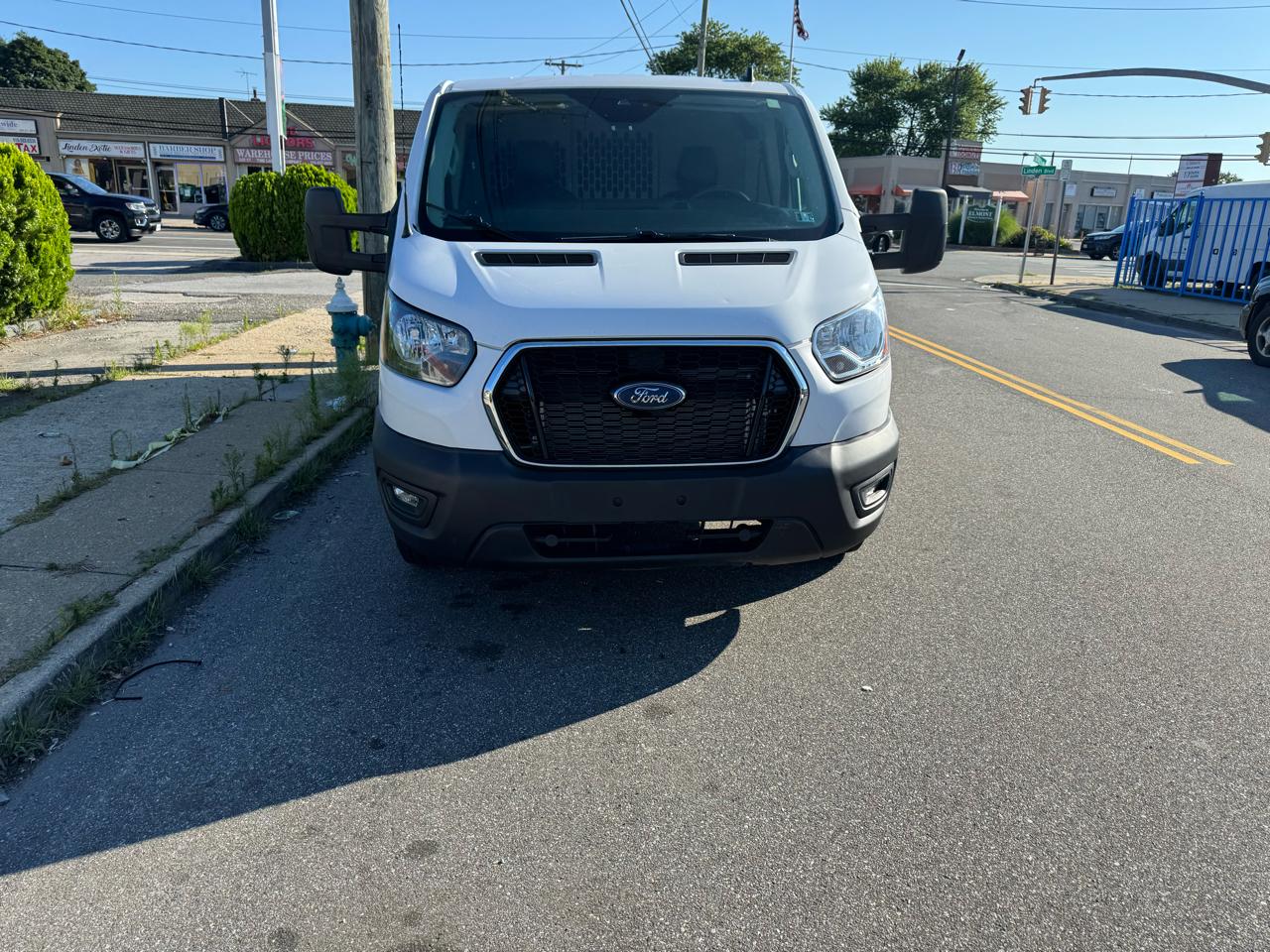 Ford Transit 250 Van Low Roof w/Sliding Pass. 130-in. WB 2021