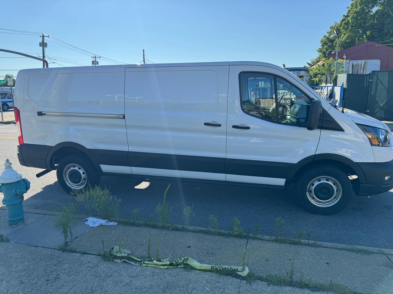 Ford Transit 250 Van Low Roof w/Sliding Pass. 130-in. WB 2021