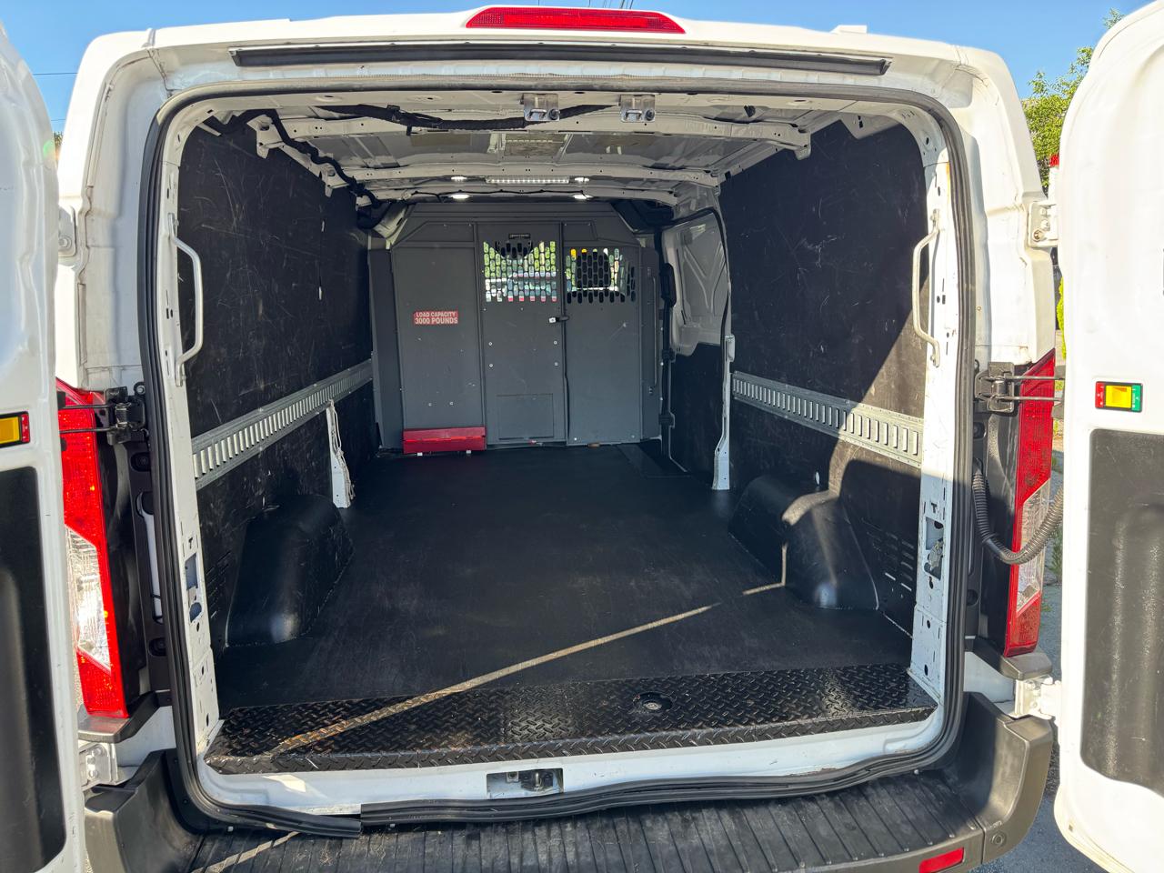 Ford Transit 250 Van Low Roof w/Sliding Pass. 130-in. WB 2021