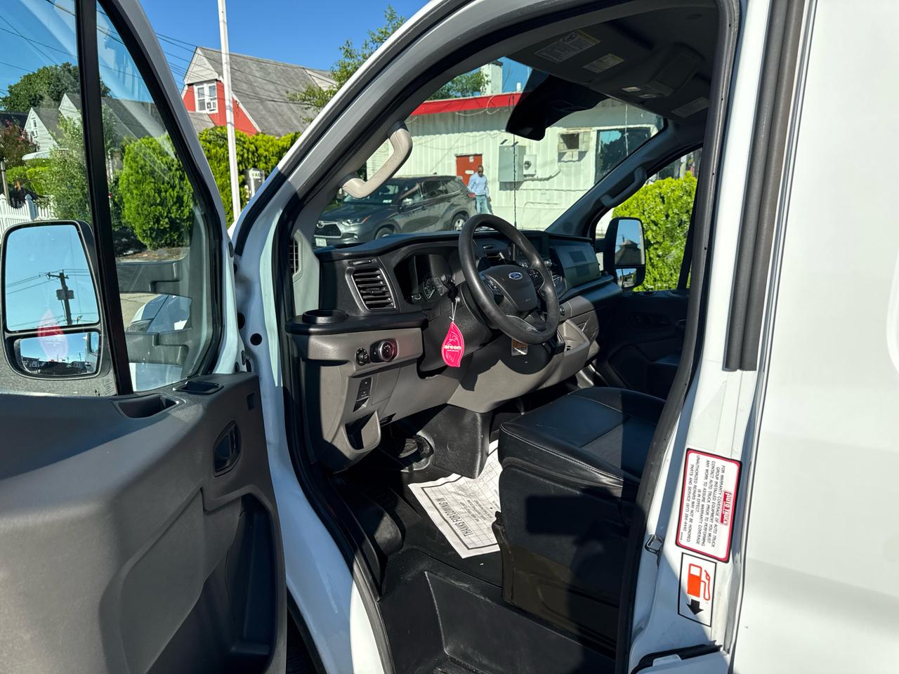 Ford Transit 250 Van Low Roof w/Sliding Pass. 130-in. WB 2021