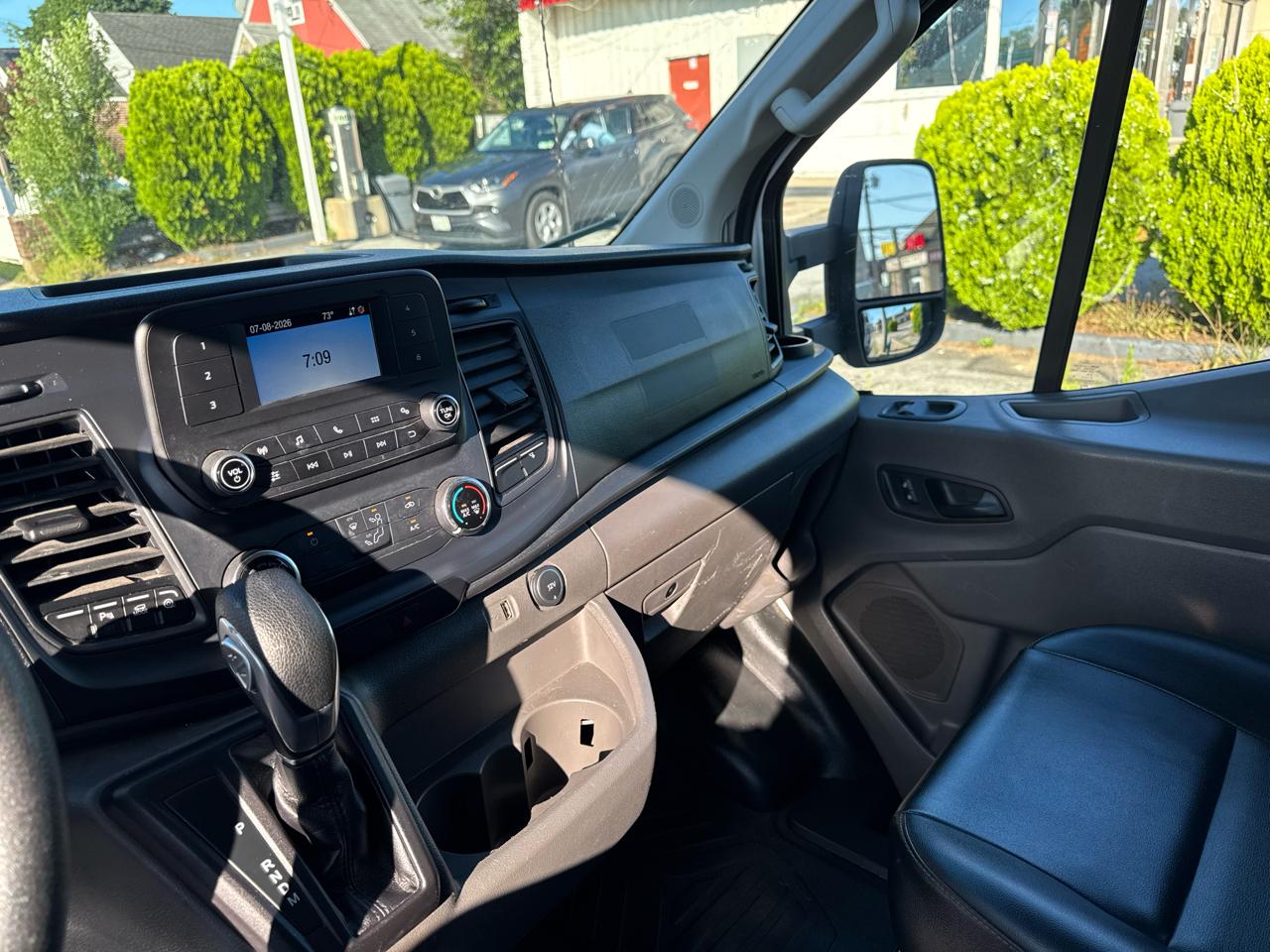 Ford Transit 250 Van Low Roof w/Sliding Pass. 130-in. WB 2021
