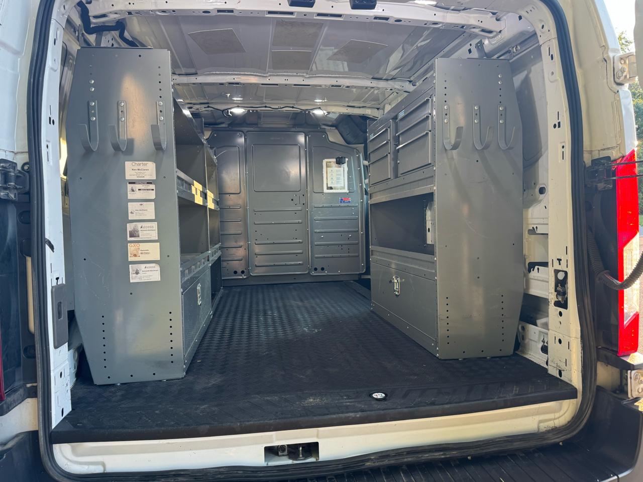 Ford Transit 250 Van Low Roof w/Sliding Pass. 130-in. WB 2020