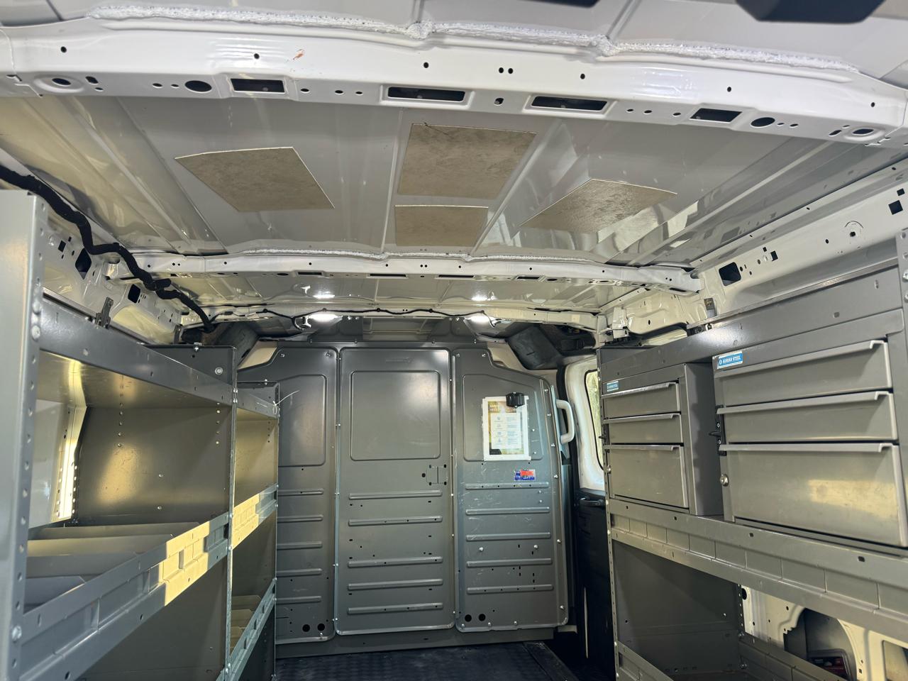 Ford Transit 250 Van Low Roof w/Sliding Pass. 130-in. WB 2020