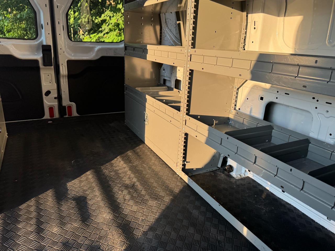 Ford Transit 250 Van Low Roof w/Sliding Pass. 130-in. WB 2020
