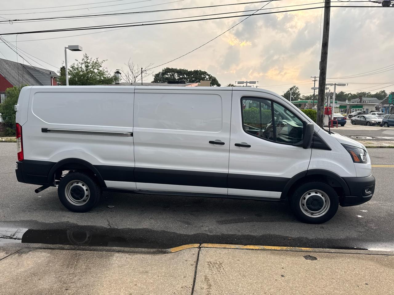 Ford Transit 250 Van 2023
