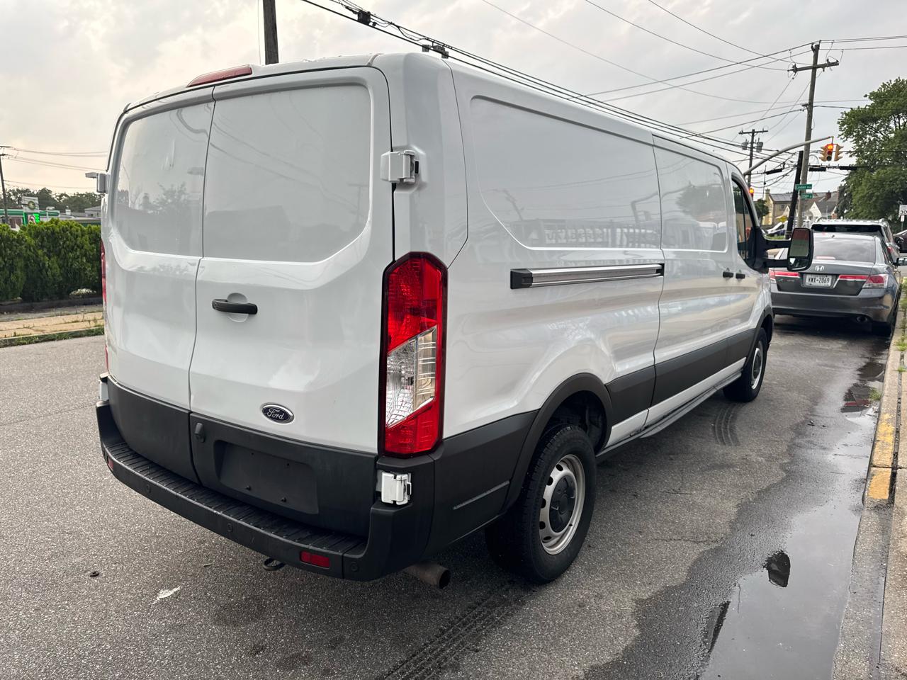 Ford Transit 250 Van 2023