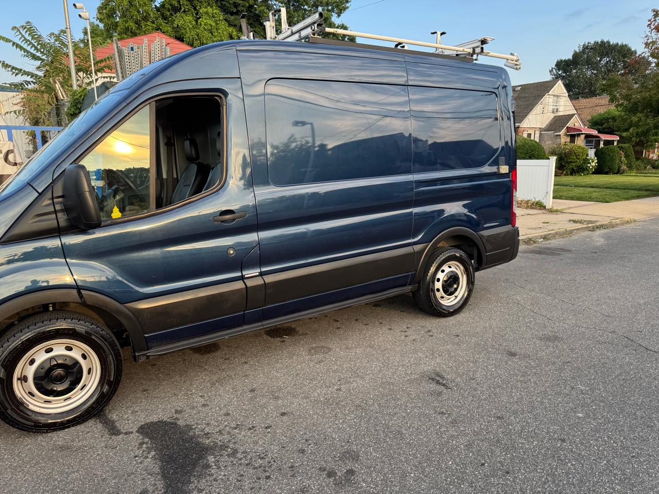 Ford Transit 150 Van Med. Roof w/Sliding Pass. 130-in. WB 2020