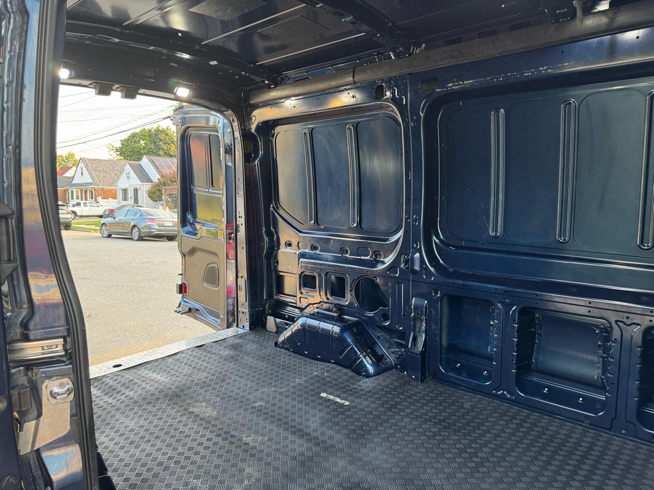 Ford Transit 150 Van Med. Roof w/Sliding Pass. 130-in. WB 2020