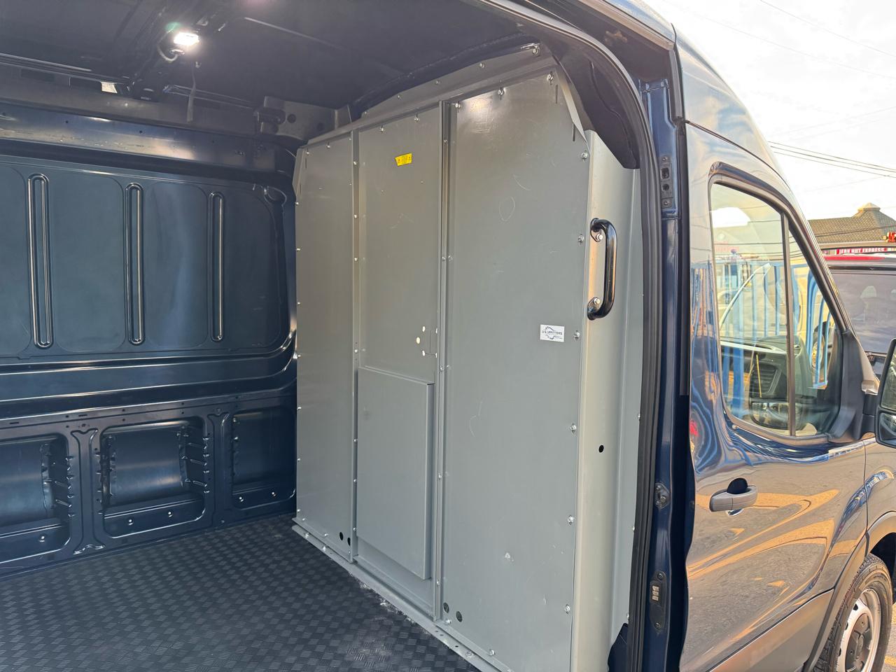 Ford Transit 150 Van Med. Roof w/Sliding Pass. 130-in. WB 2020