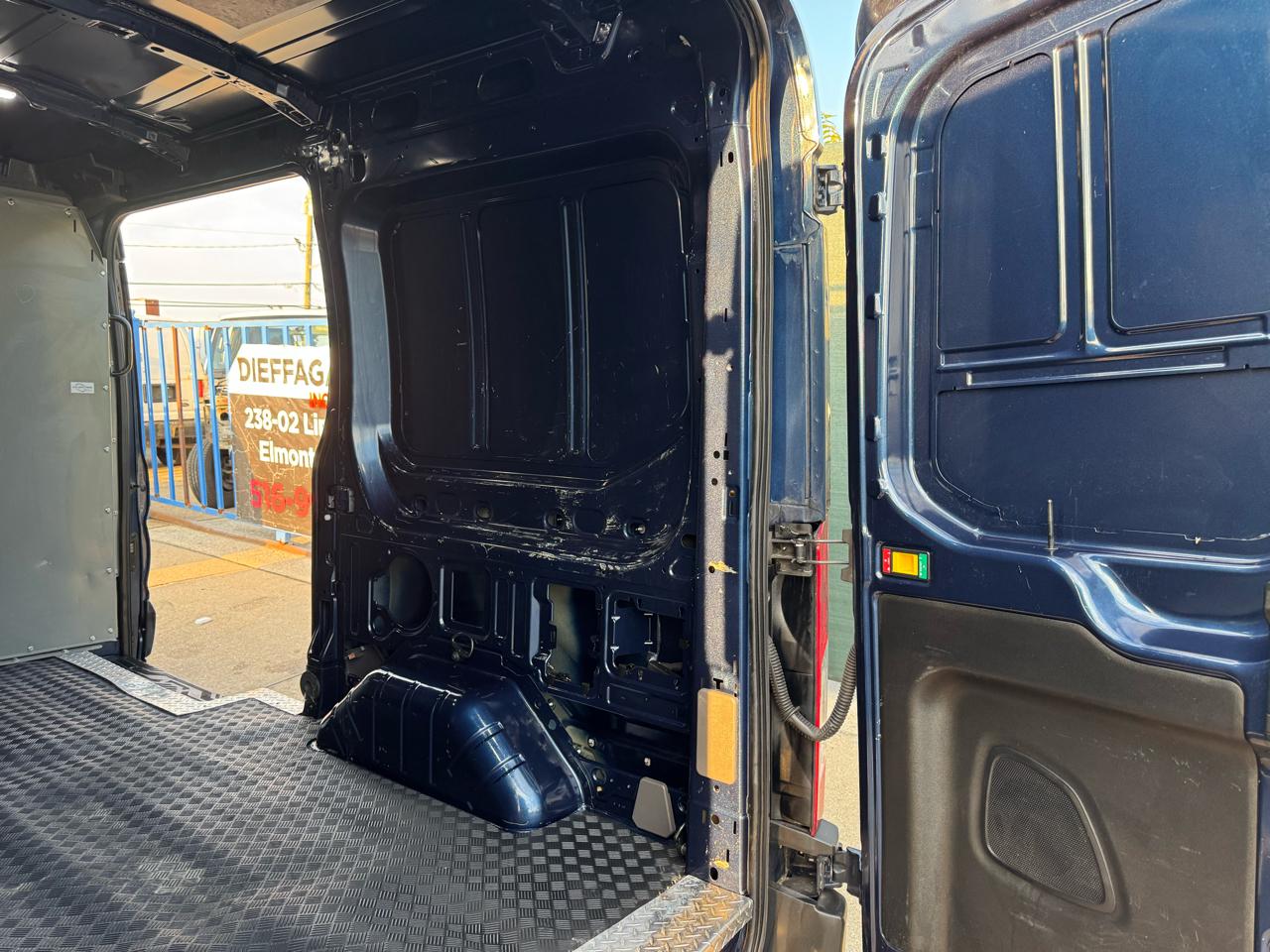 Ford Transit 150 Van Med. Roof w/Sliding Pass. 130-in. WB 2020