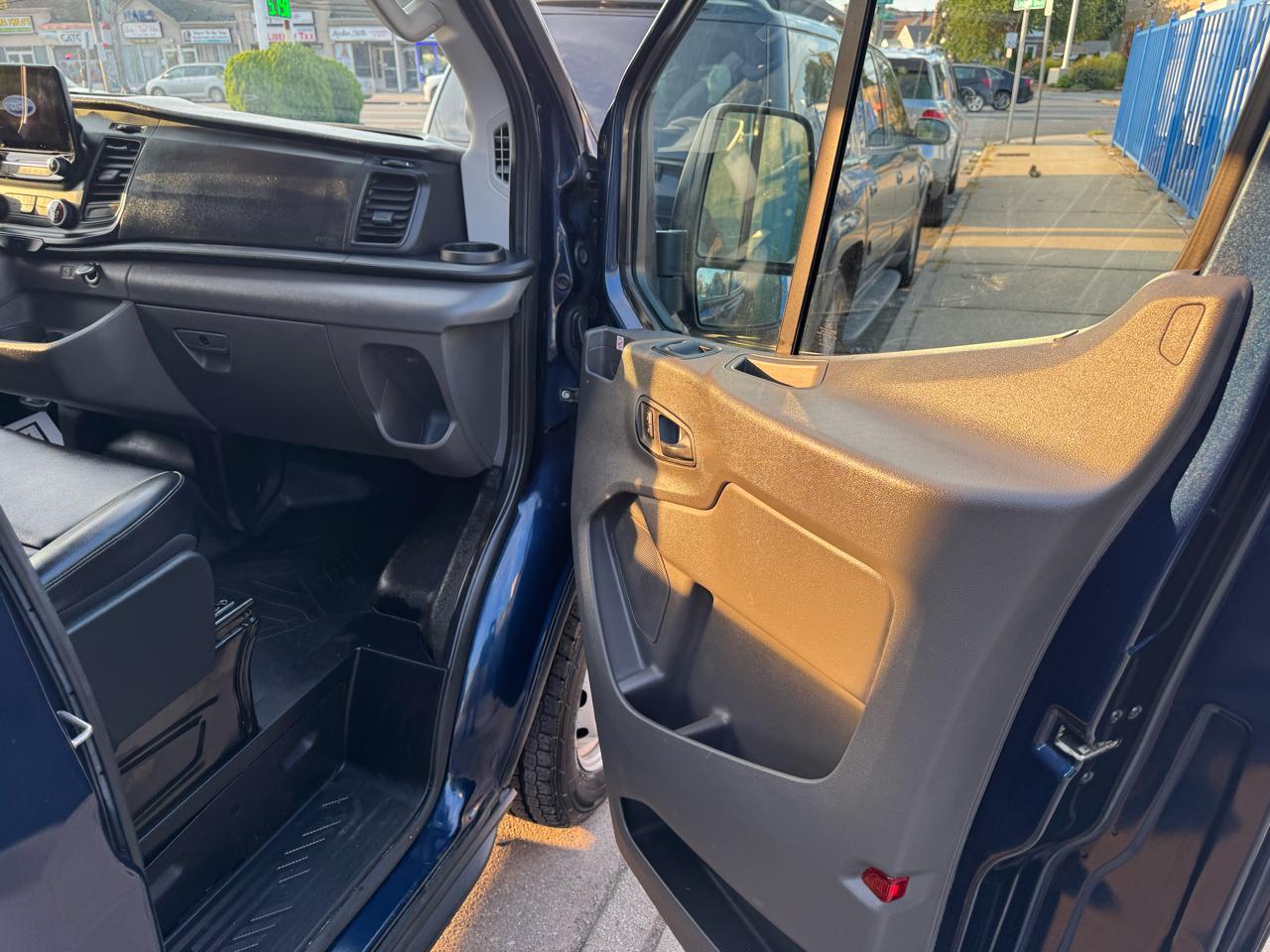 Ford Transit 150 Van Med. Roof w/Sliding Pass. 130-in. WB 2020