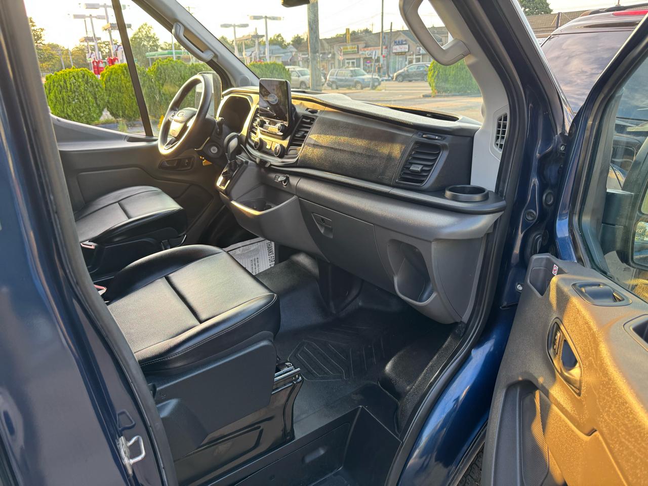 Ford Transit 150 Van Med. Roof w/Sliding Pass. 130-in. WB 2020
