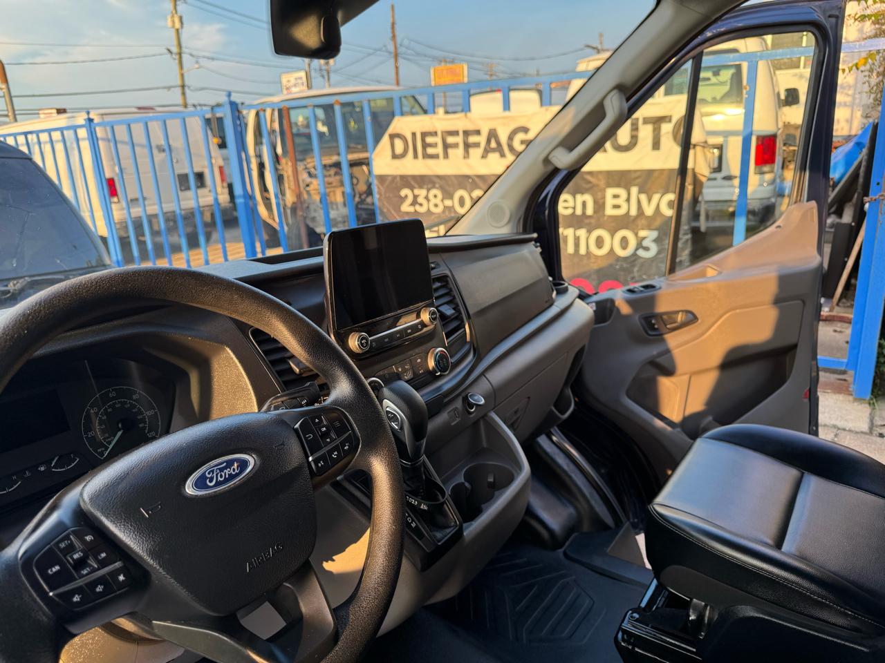 Ford Transit 150 Van Med. Roof w/Sliding Pass. 130-in. WB 2020