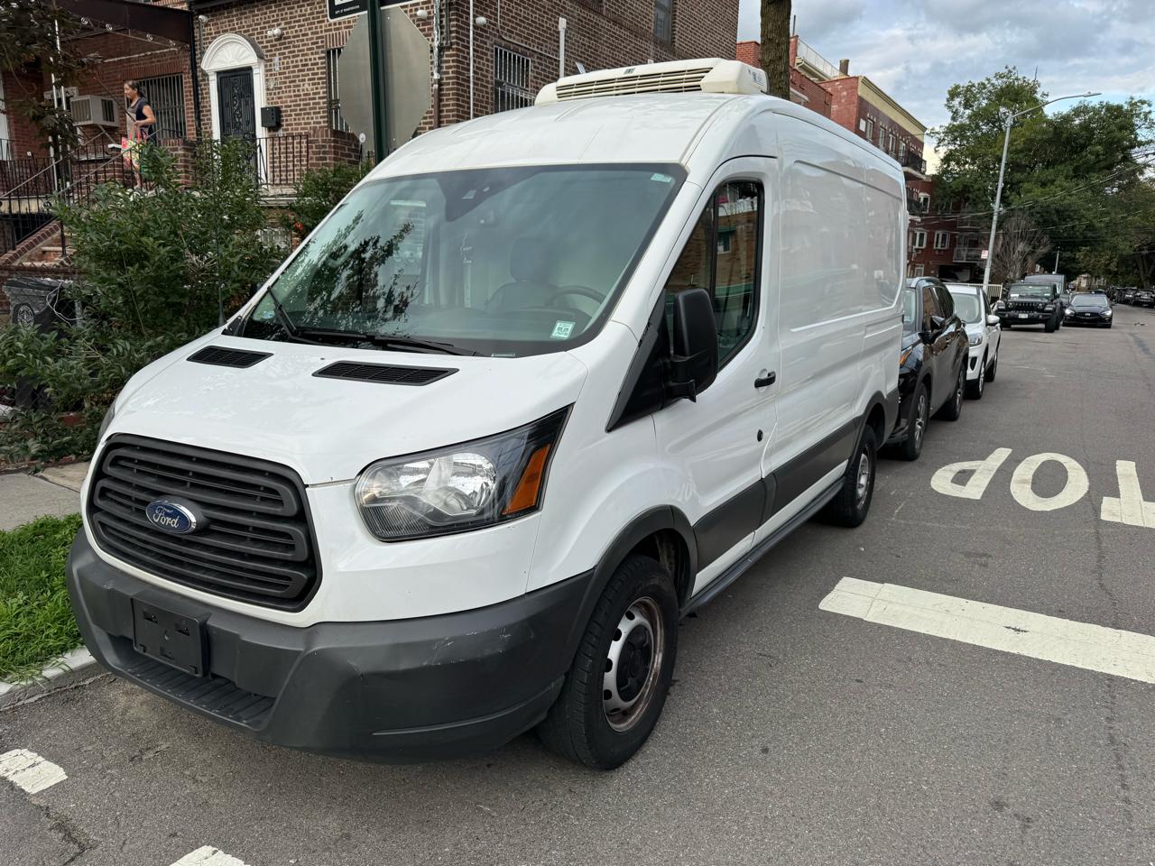 Ford Transit 250 Van Med. Roof w/Sliding Pass. 130-in. WB 2016