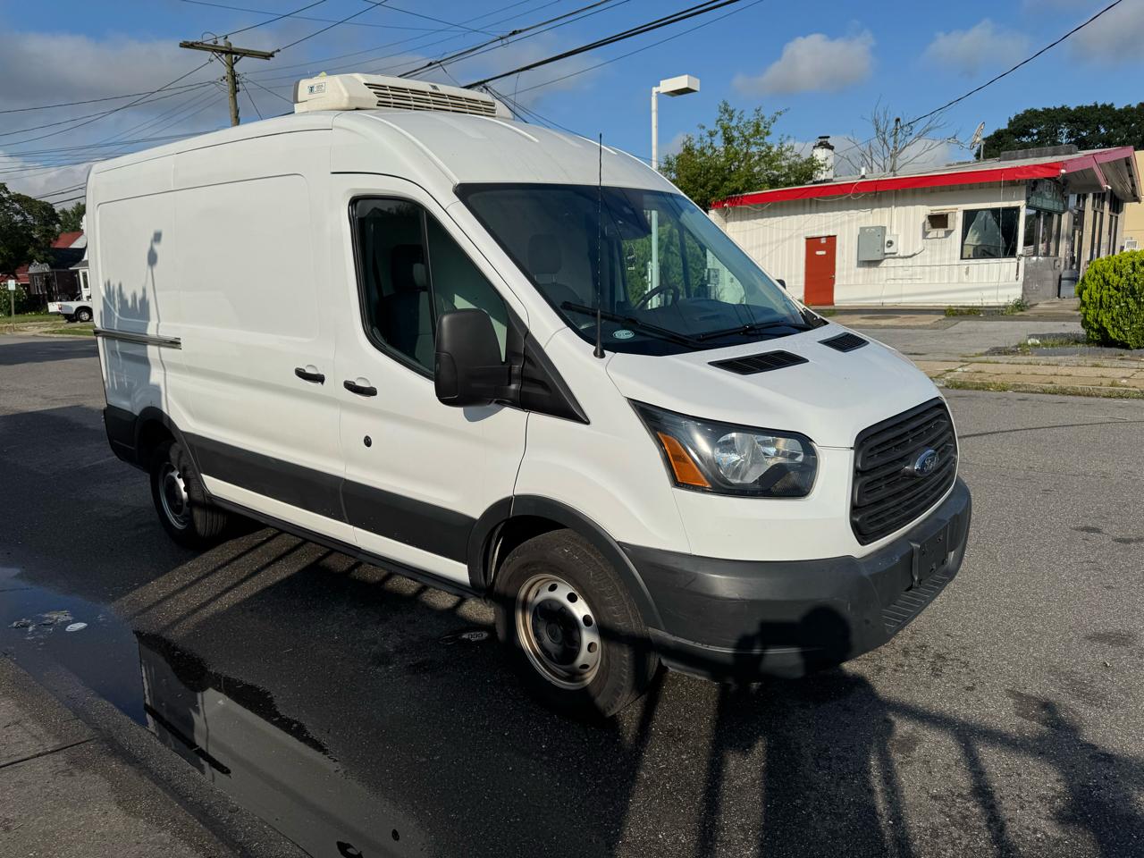 Ford Transit 250 Van Med. Roof w/Sliding Pass. 130-in. WB 2016