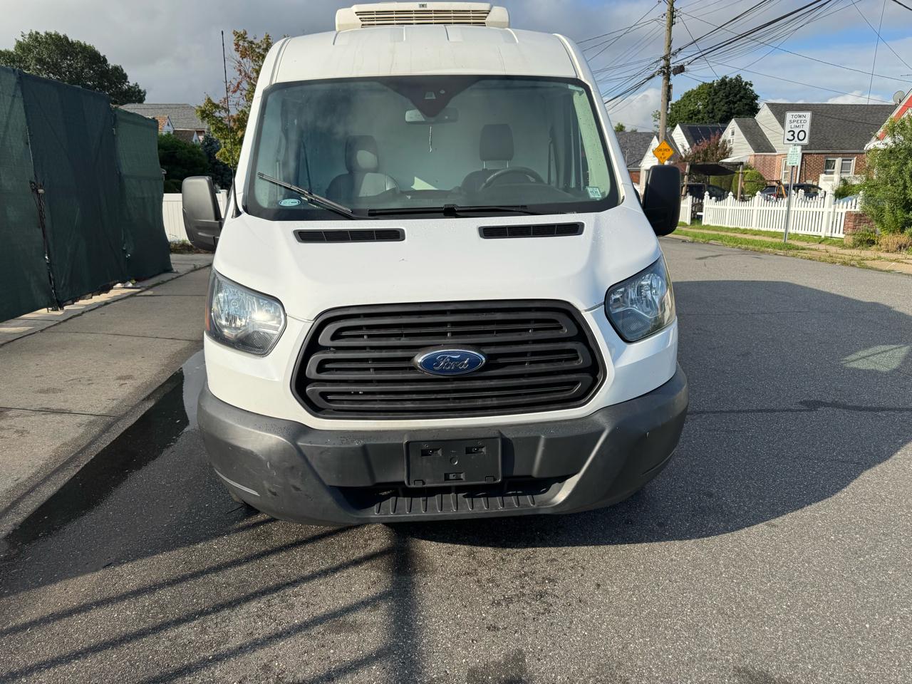 Ford Transit 250 Van Med. Roof w/Sliding Pass. 130-in. WB 2016