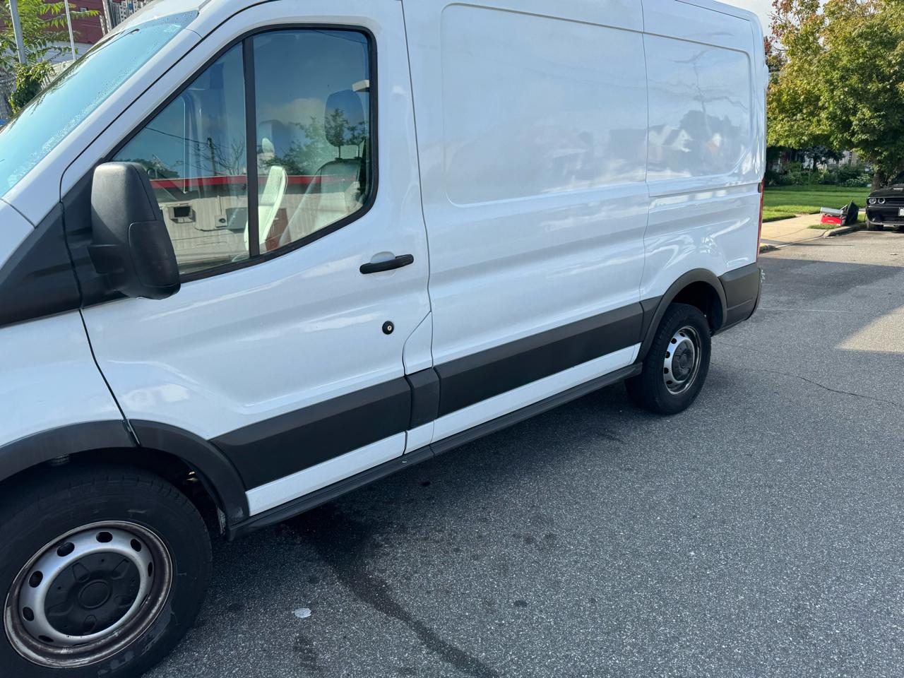 Ford Transit 250 Van Med. Roof w/Sliding Pass. 130-in. WB 2016