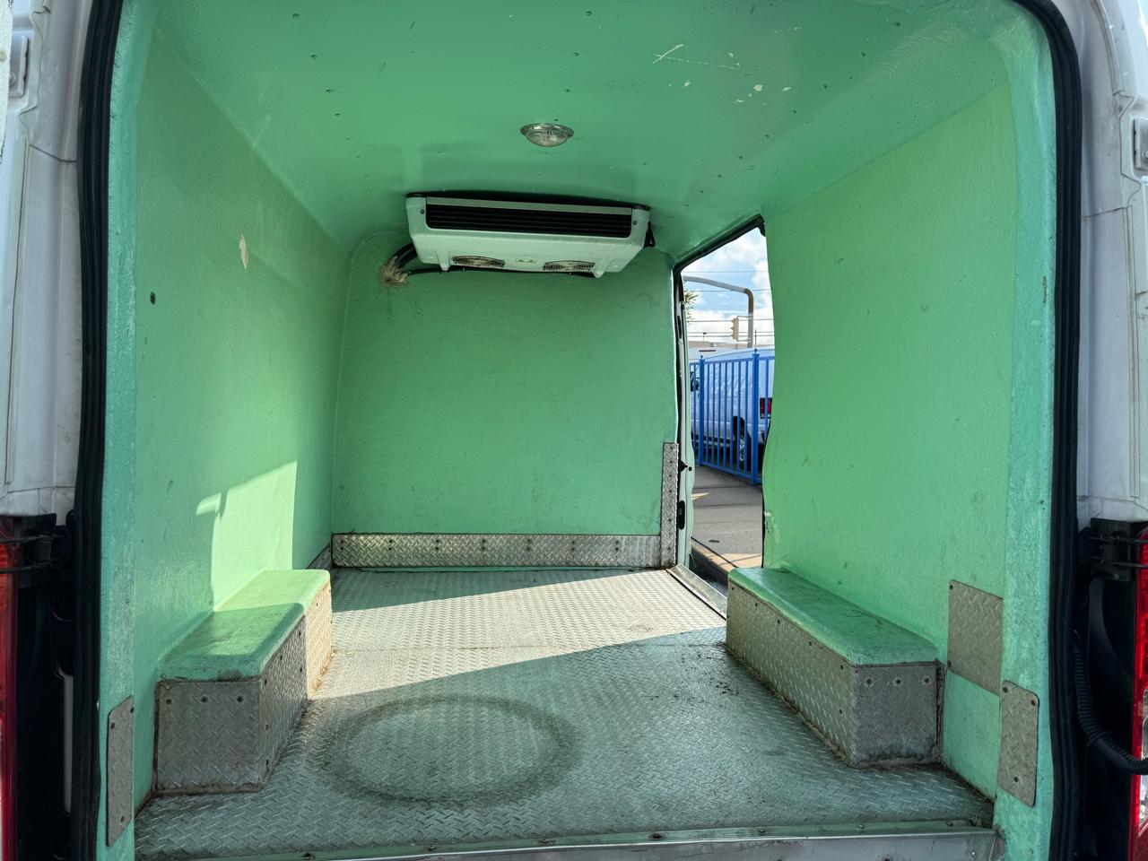 Ford Transit 250 Van Med. Roof w/Sliding Pass. 130-in. WB 2016