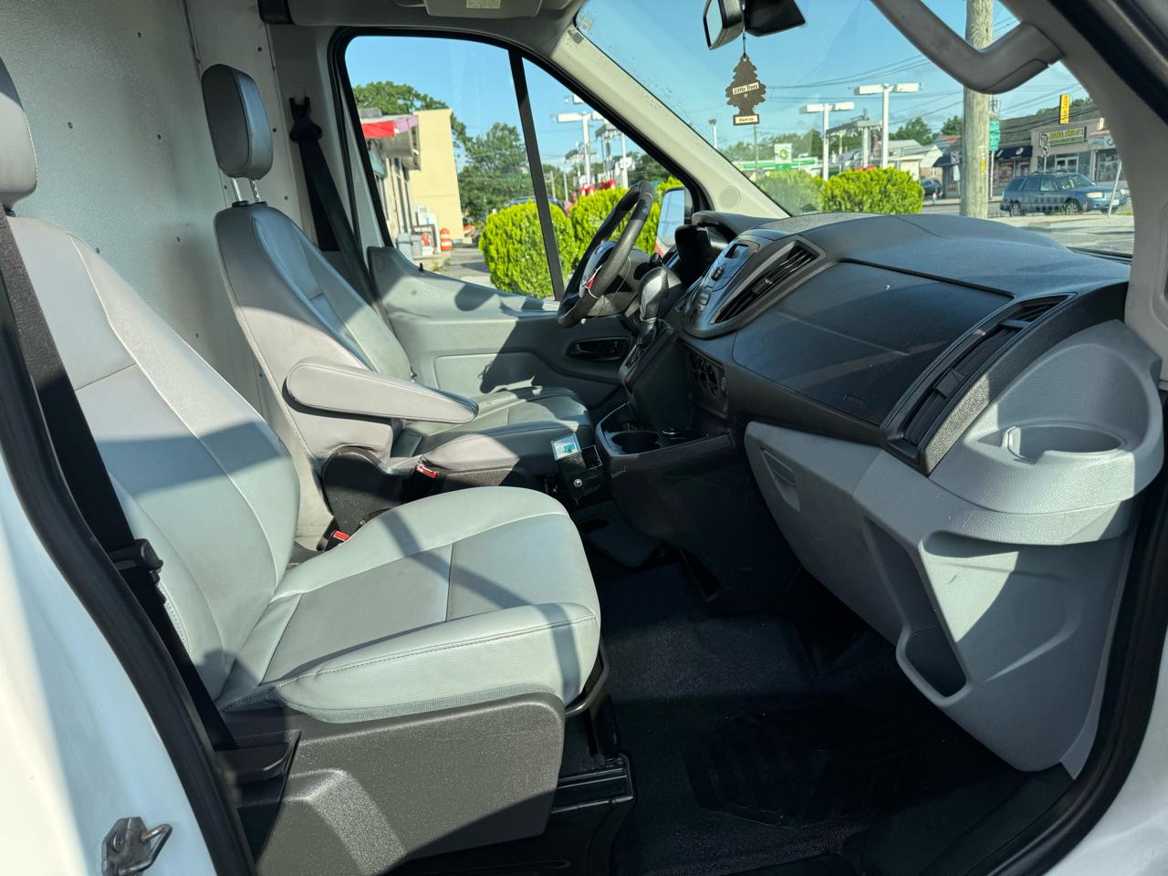 Ford Transit 250 Van Med. Roof w/Sliding Pass. 130-in. WB 2016