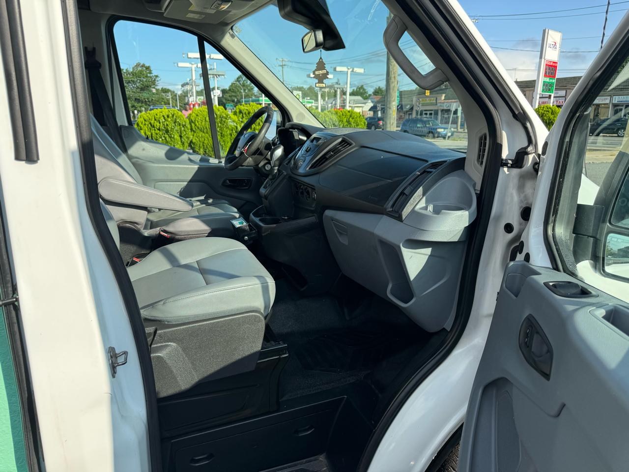 Ford Transit 250 Van Med. Roof w/Sliding Pass. 130-in. WB 2016