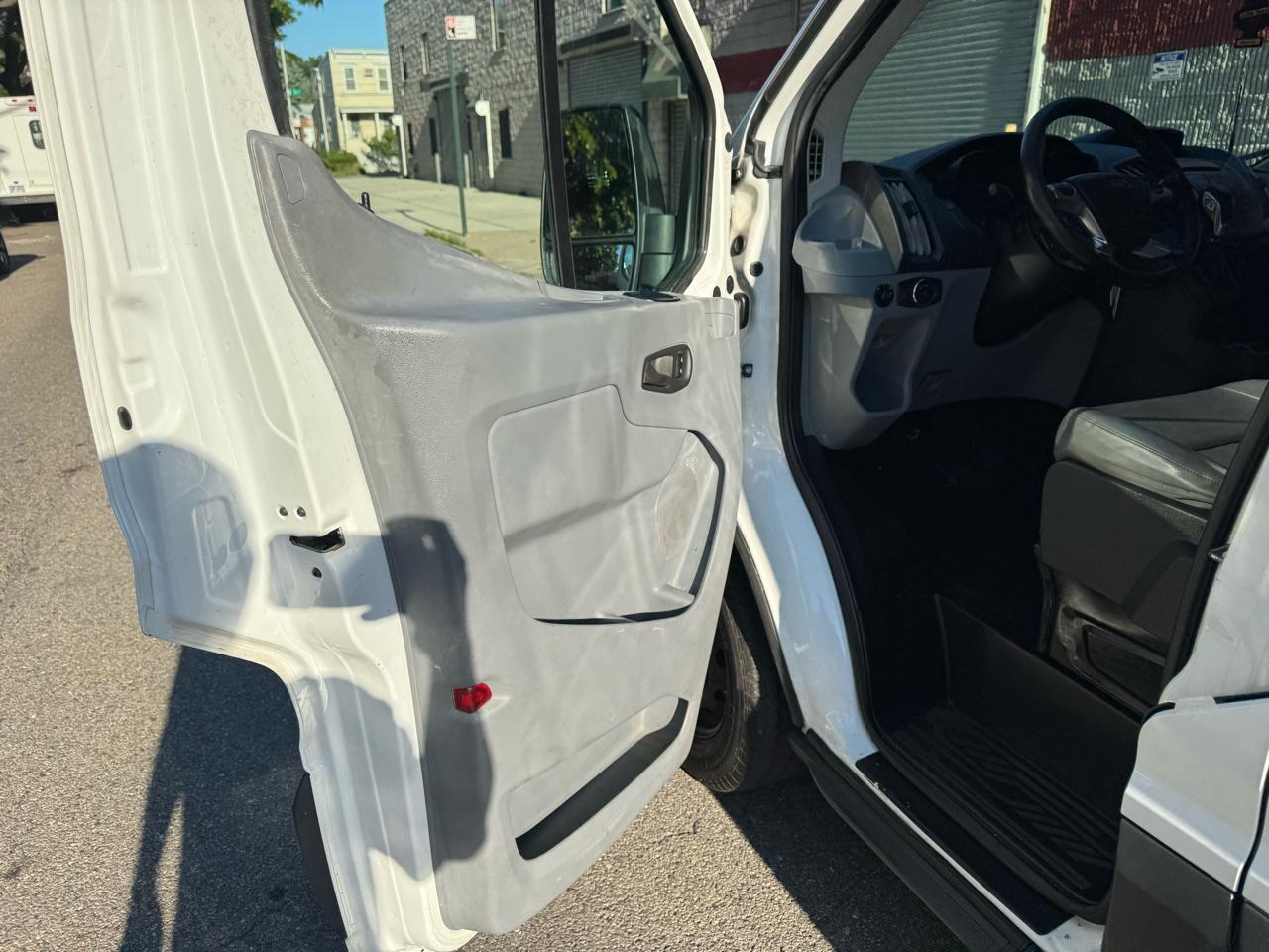 Ford Transit Van T-150 148" Low Rf 8600 GVWR Swing-Out RH Dr 2017