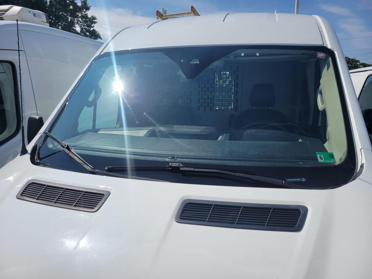 Ford Transit 250 Van Med. Roof w/Sliding Pass. 130-in. WB 2020