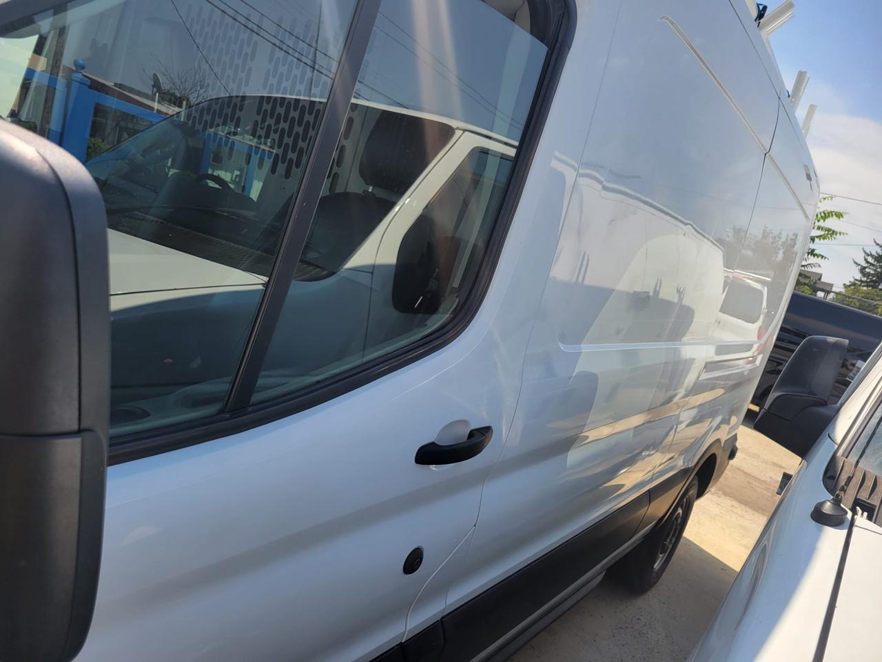 Ford Transit 250 Van Med. Roof w/Sliding Pass. 130-in. WB 2020