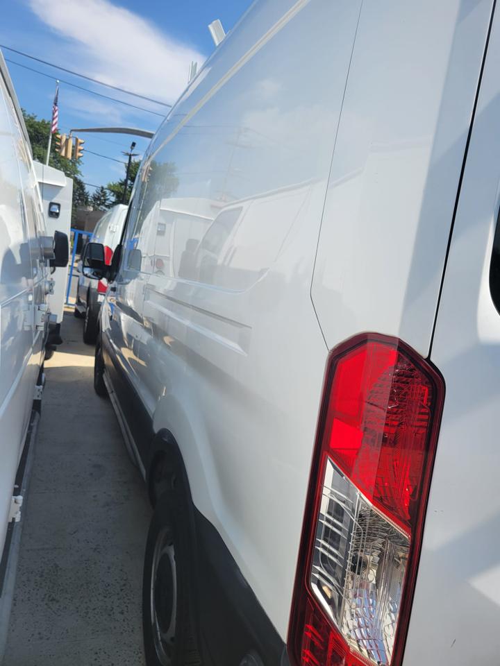 Ford Transit 250 Van Med. Roof w/Sliding Pass. 130-in. WB 2020