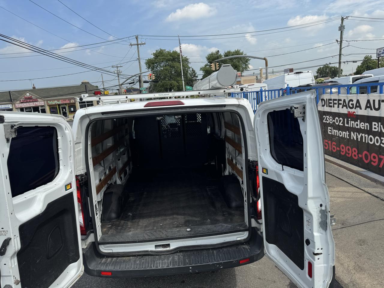 Ford Transit 250 Van Low Roof 60/40 Pass.130-in. WB 2017