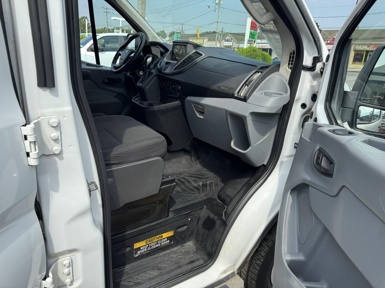 Ford Transit 250 Van Low Roof 60/40 Pass.130-in. WB 2017